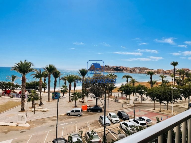 Piso en Primera Línea del Mar en el Rihuete